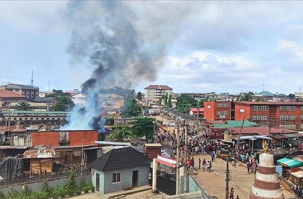 Heavy gunfire and explosions erupted near Niamey’s international airport in Niger, triggering fear, flight diversions, and fresh security concerns