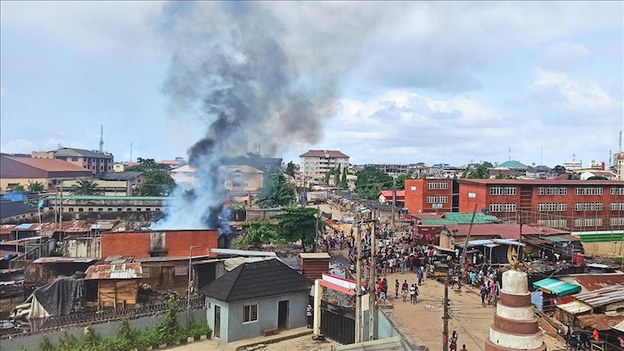 Heavy gunfire and explosions erupted near Niamey’s international airport in Niger, triggering fear, flight diversions, and fresh security concerns