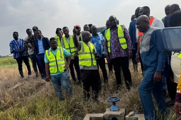 Ghana’s Minister of Food and Agriculture has assured farmers that stalled works at the Kpong Irrigation Scheme will resume within days,