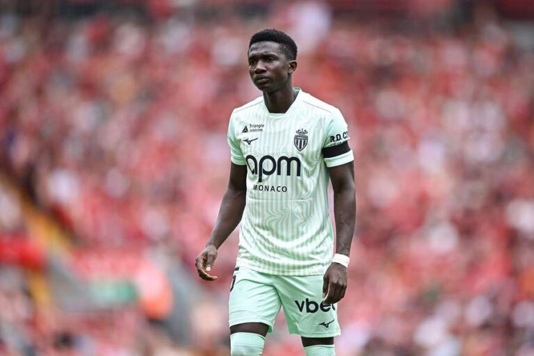 Liverpool Enter Race for Chelsea Target Lamine Camara Ahead of January Window