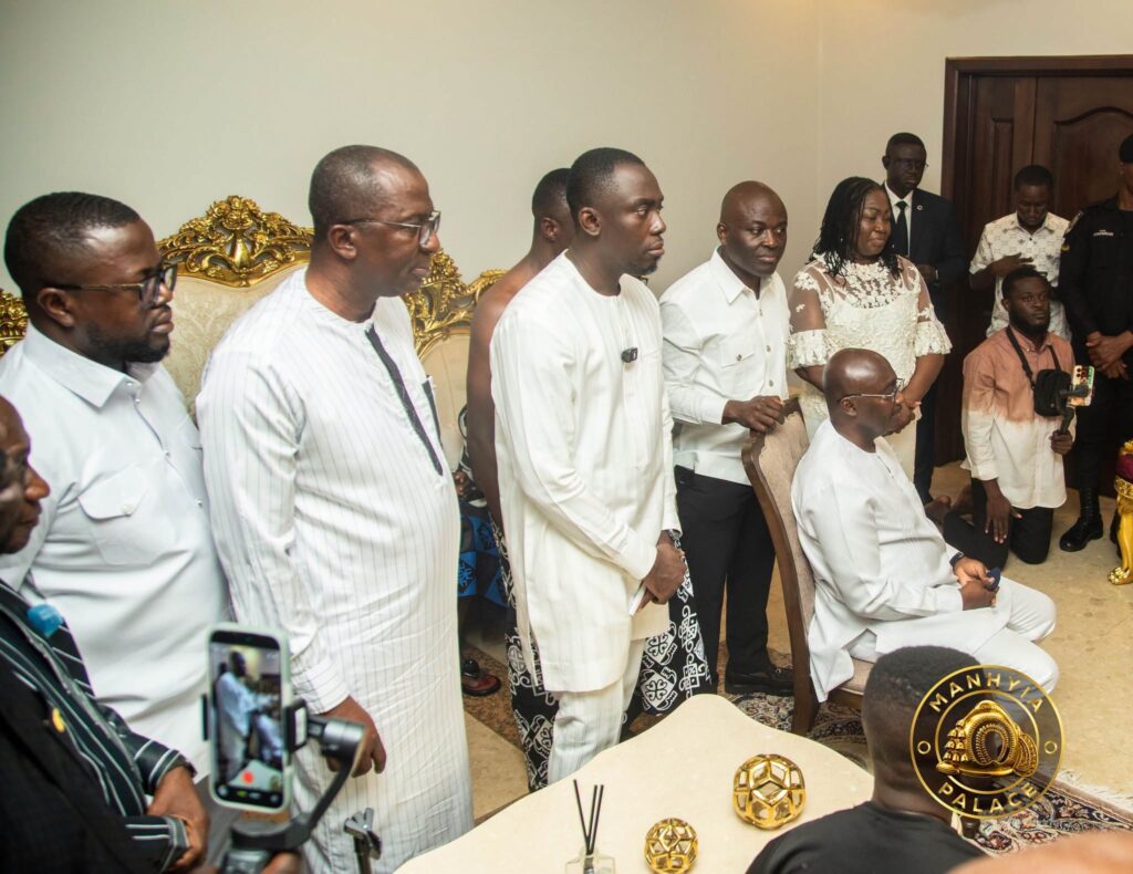 Bawumia Visits Asantehemaa Nana Yaa Akyaa II at Manhyia, Seeks Her Blessings