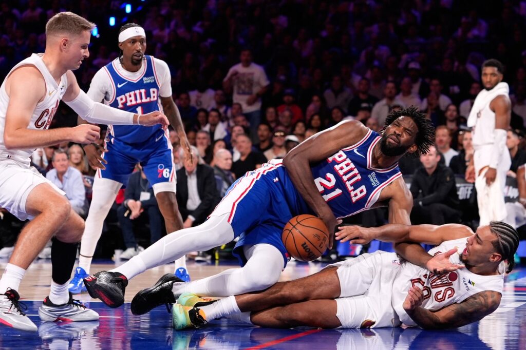76ers Rally From 29 Points Down to Stun Cavaliers as LeBron James Shines in Home Debut