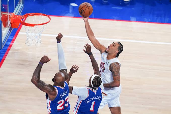 76ers Rally From 29 Points Down to Stun Cavaliers as LeBron James Shines in Home Debut